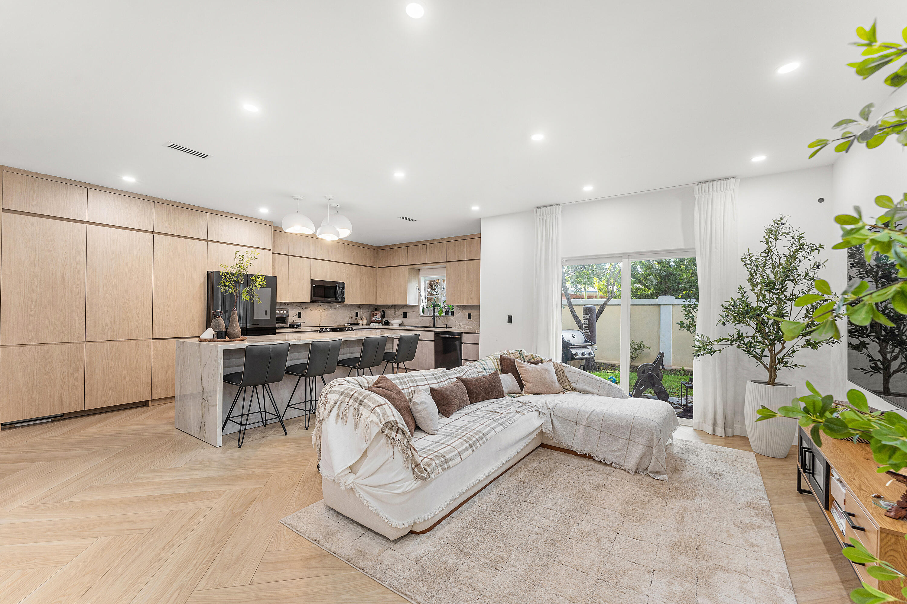 SUNRISE GOLF VILLAGE SECTION 24 - Residential