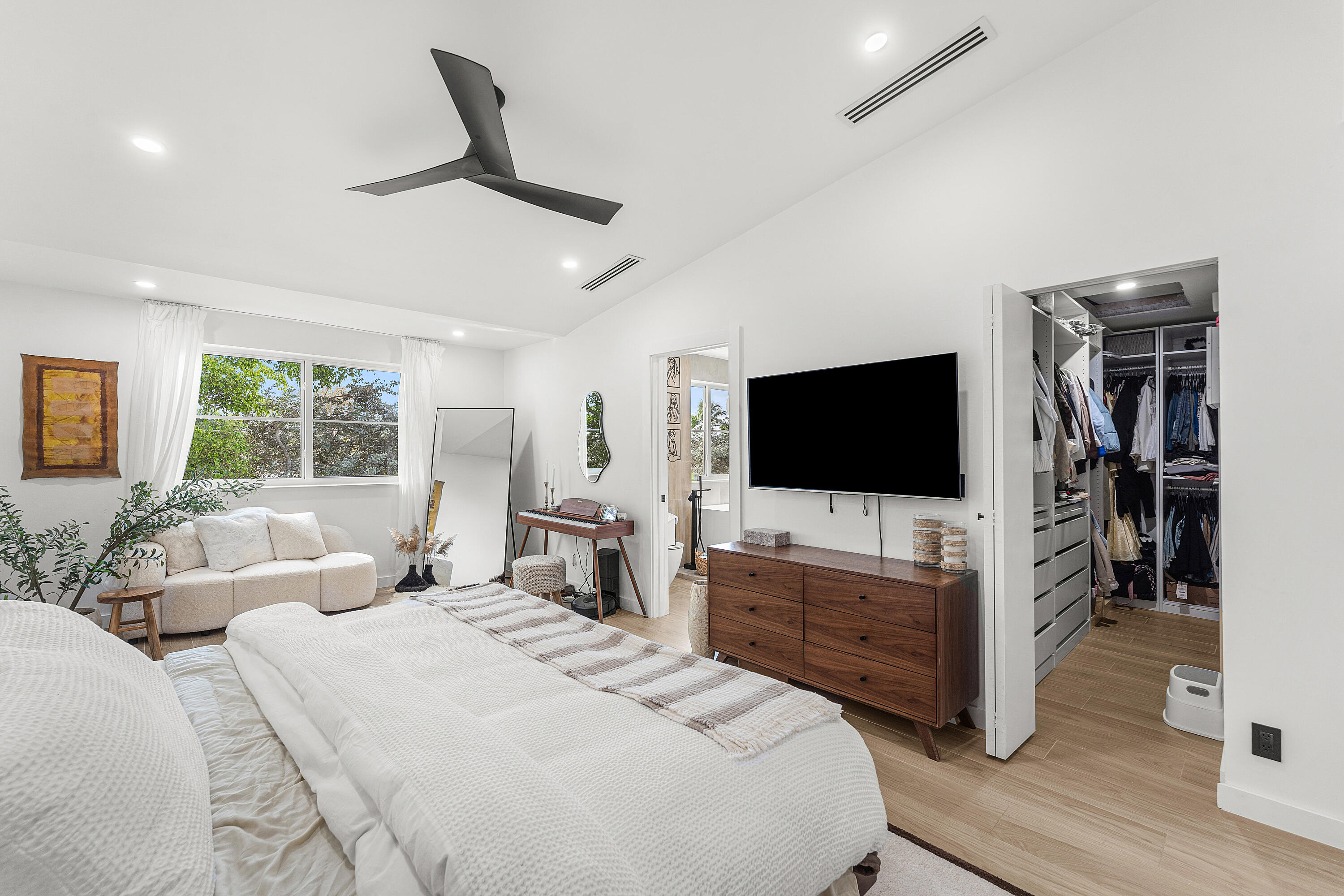 SUNRISE GOLF VILLAGE SECTION 24 - Residential