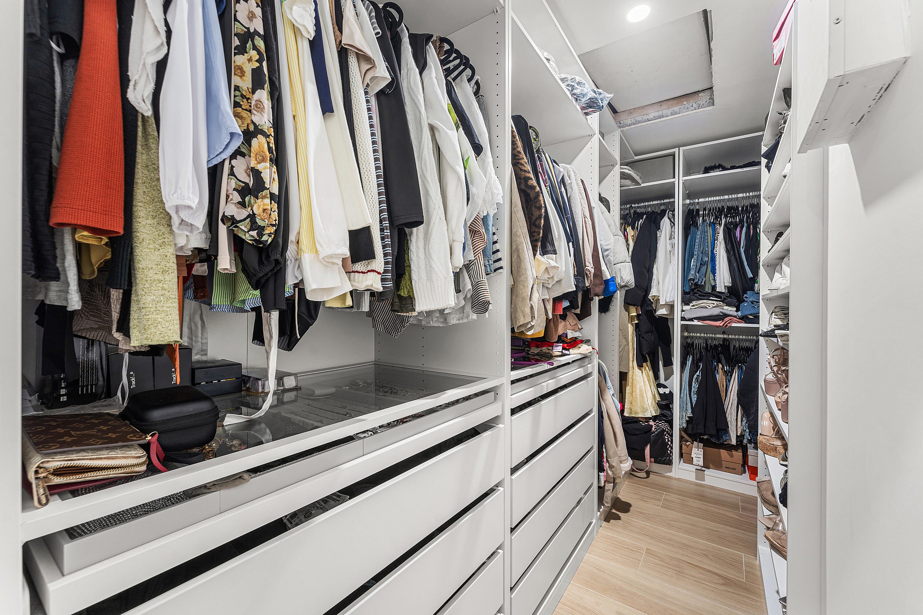 SUNRISE GOLF VILLAGE SECTION 24 - Residential