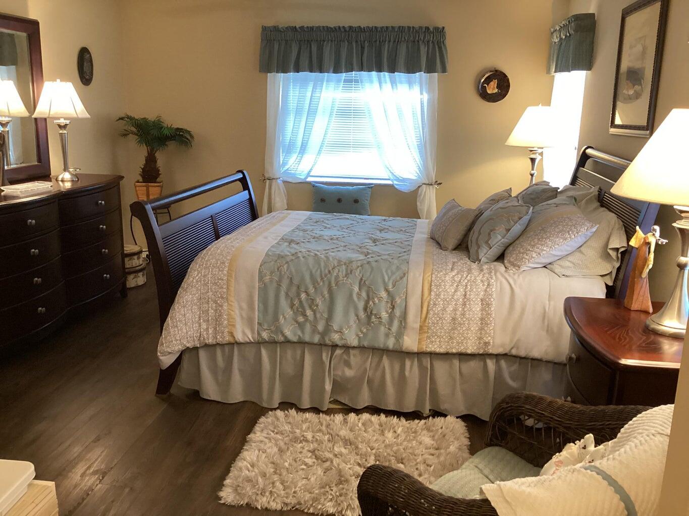 BOCA LAKES COND - Residential