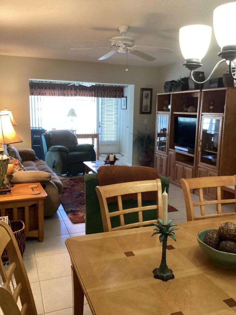 BOCA LAKES COND - Residential