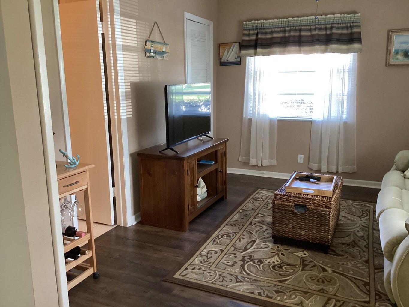 BOCA LAKES COND - Residential