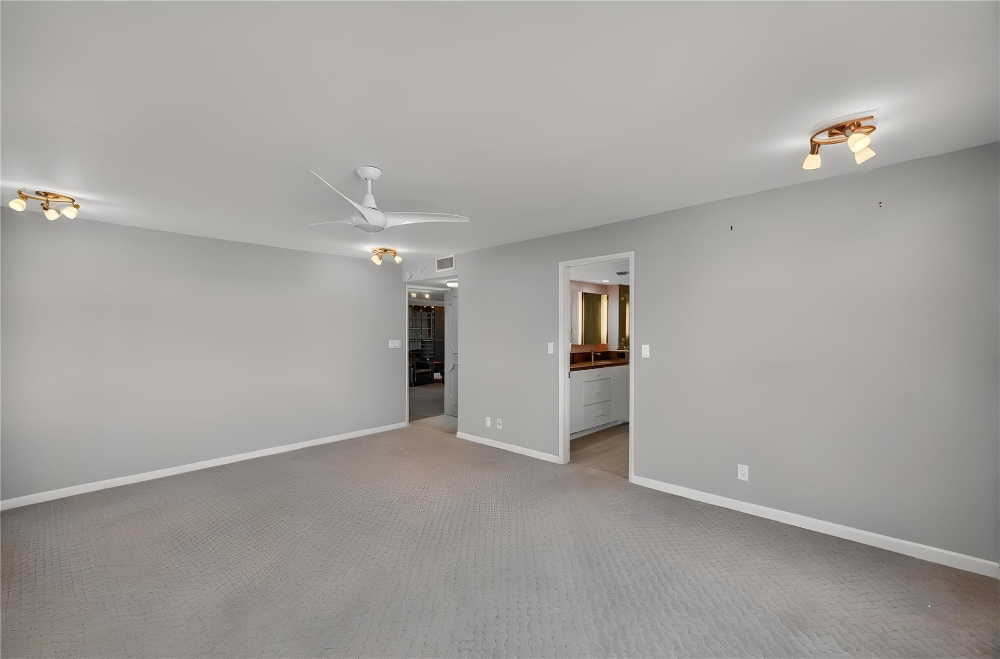 Americas on the Park - Residential