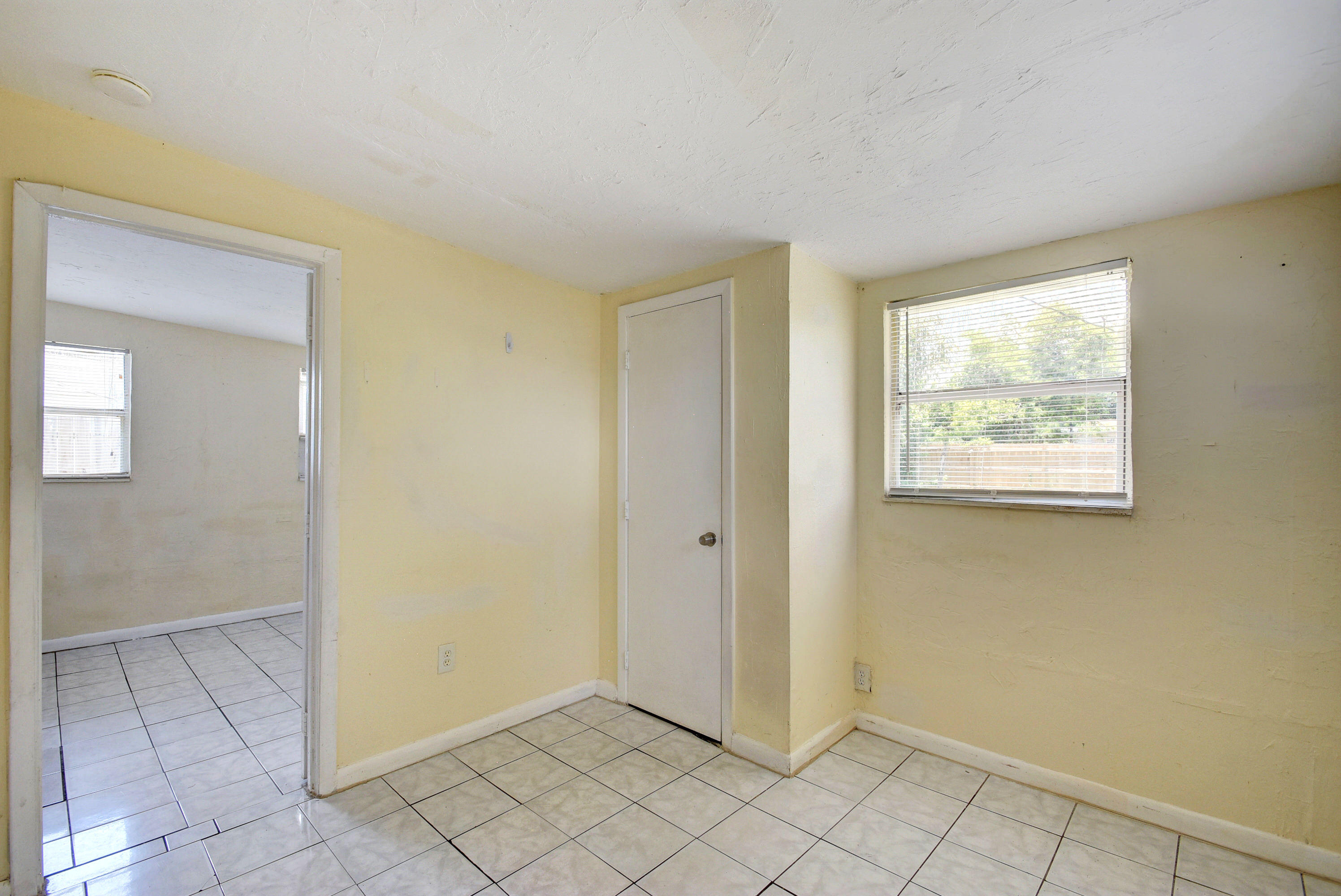 LAKE WORTH TOWN OF - Residential