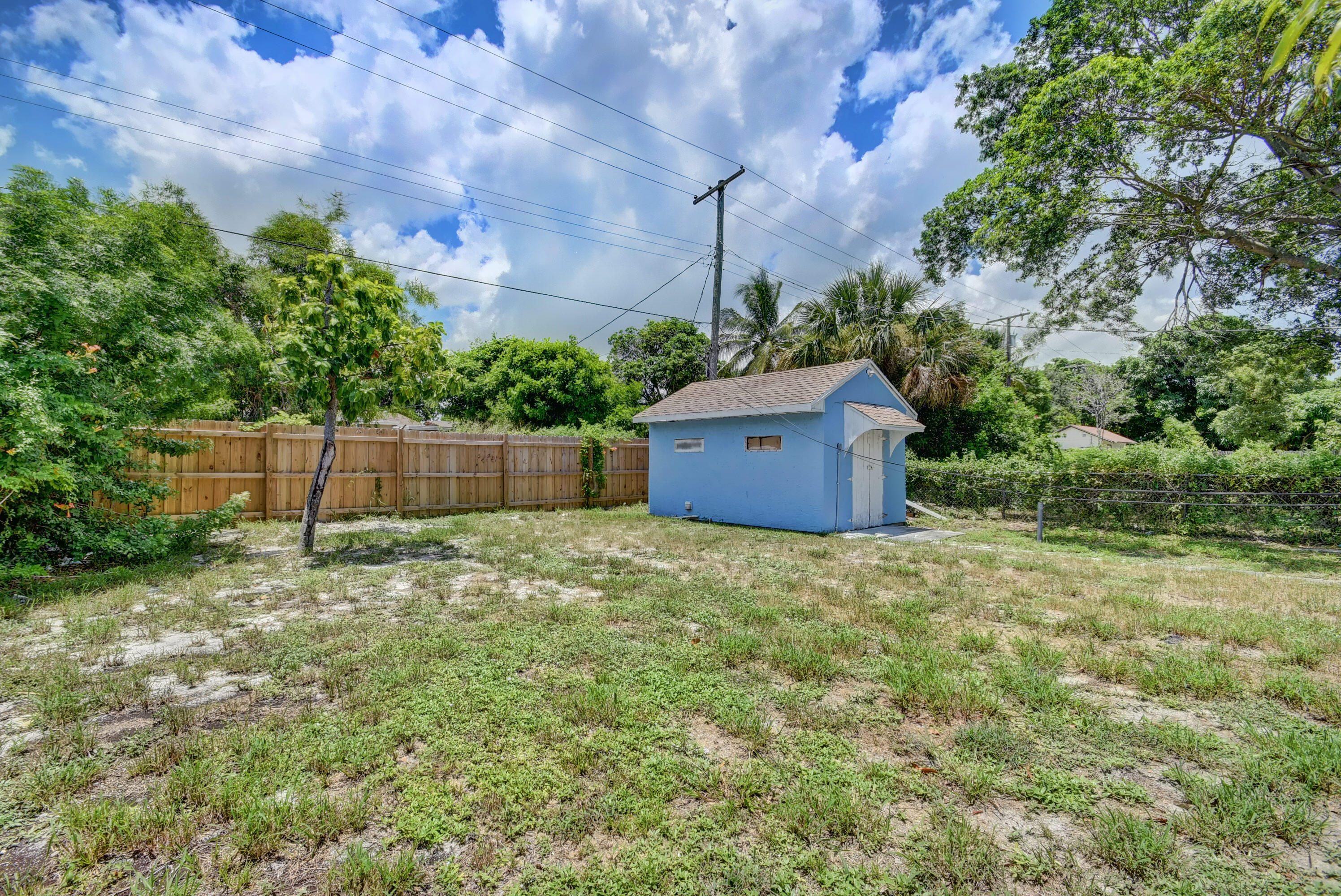 LAKE WORTH TOWN OF - Residential