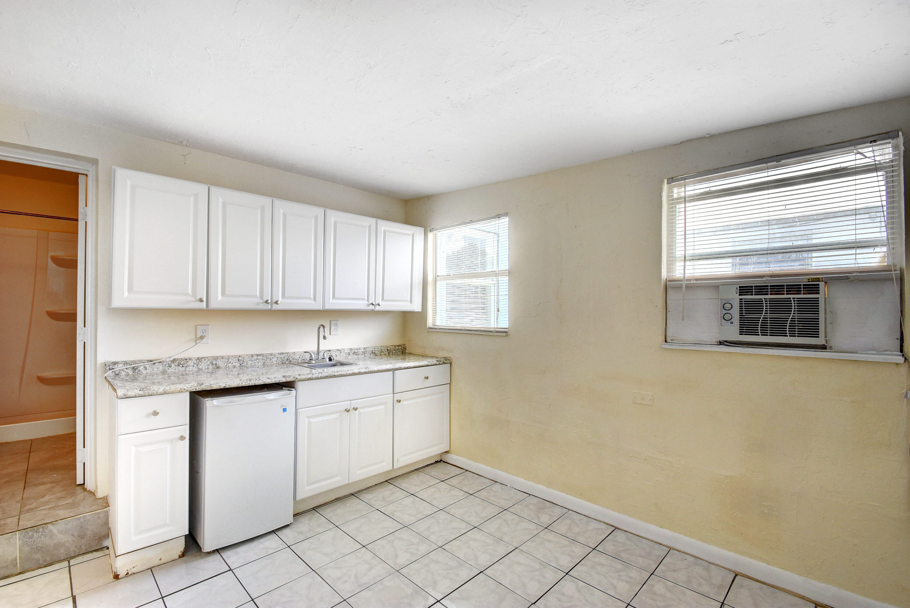 LAKE WORTH TOWN OF - Residential