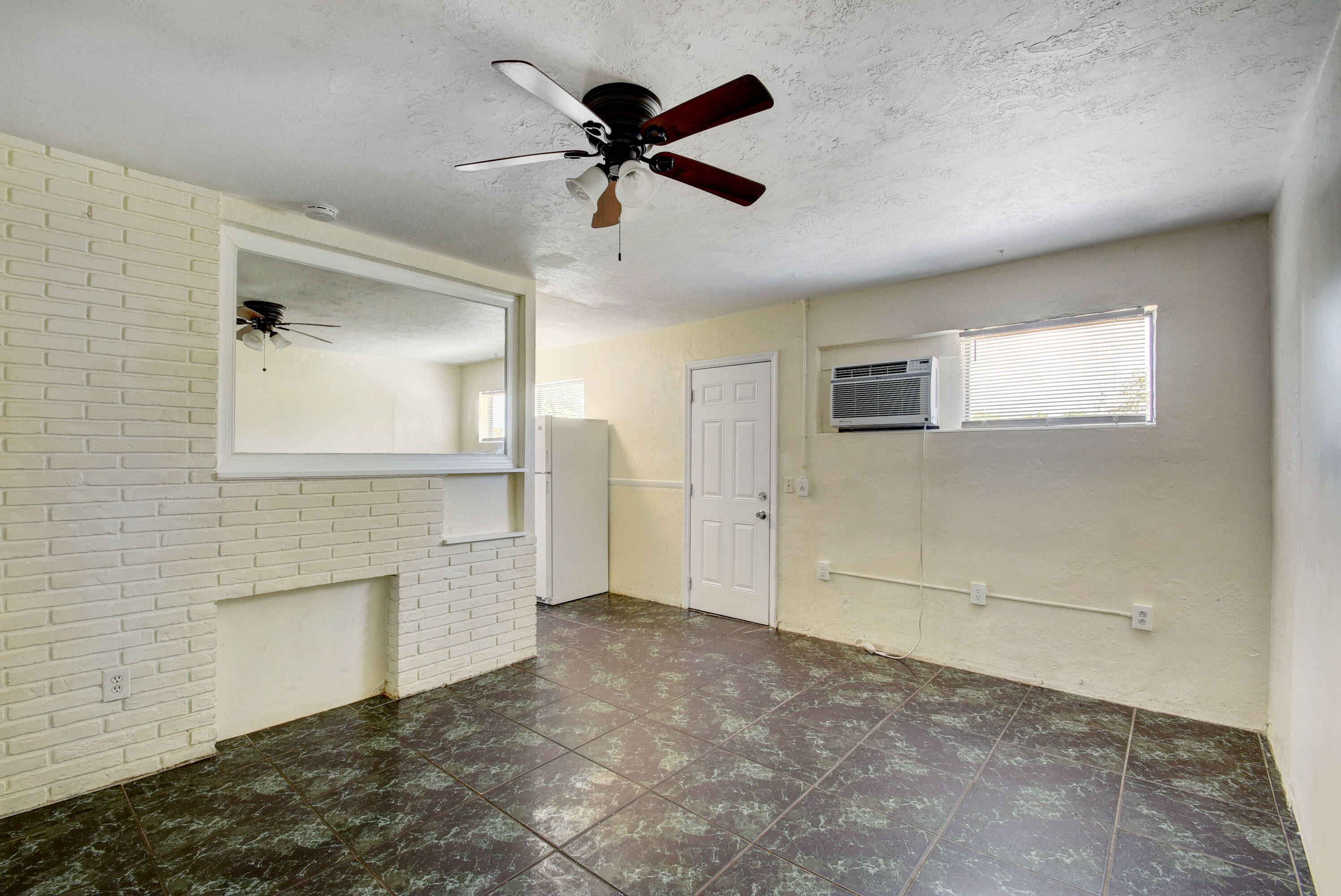 LAKE WORTH TOWN OF - Residential