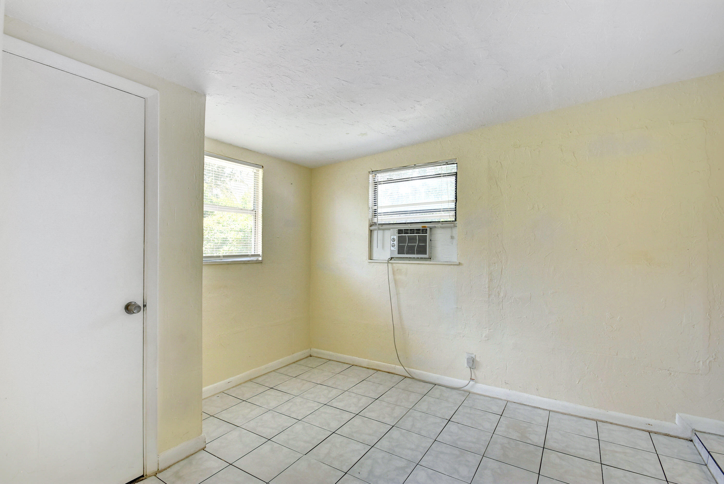 LAKE WORTH TOWN OF - Residential