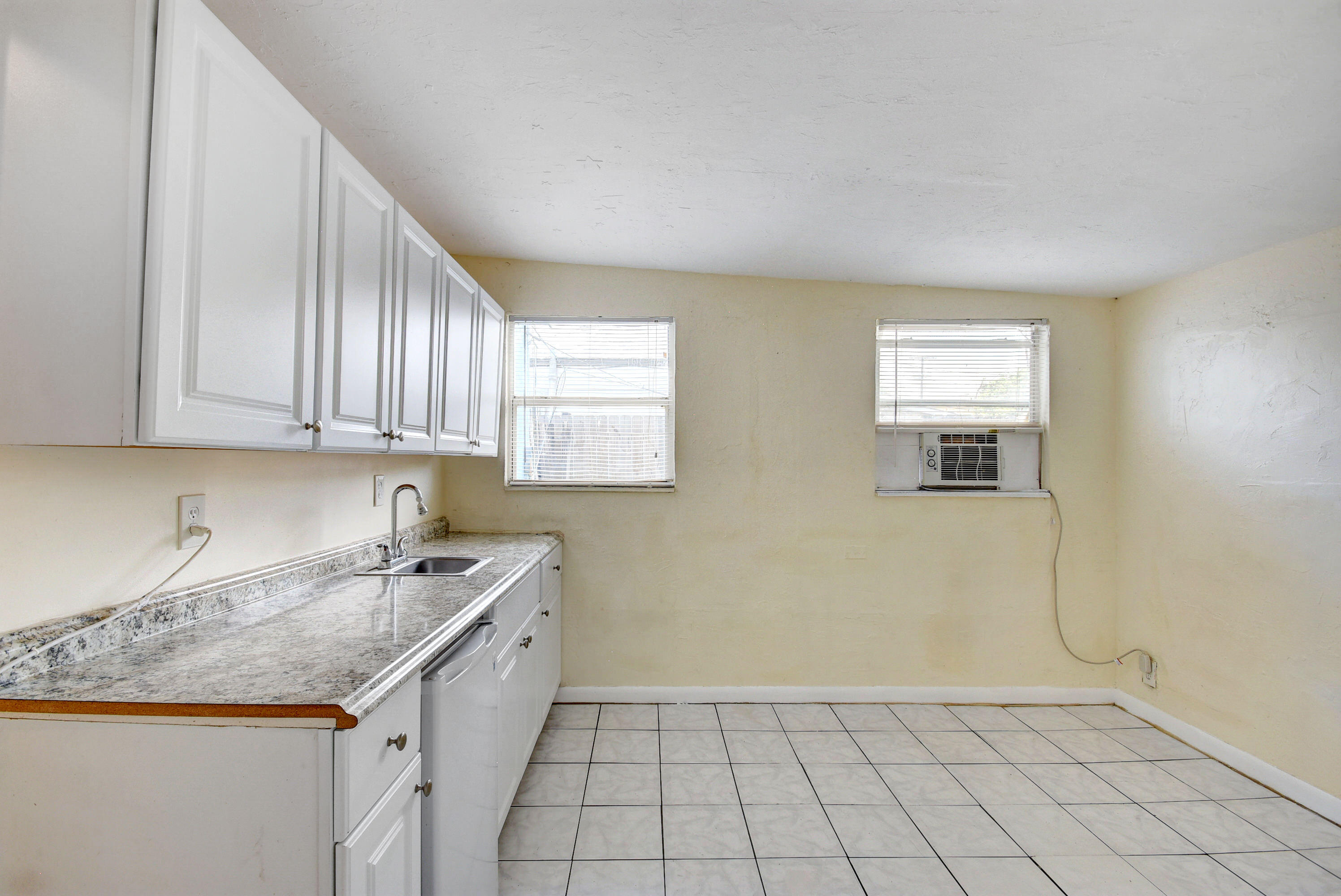 LAKE WORTH TOWN OF - Residential