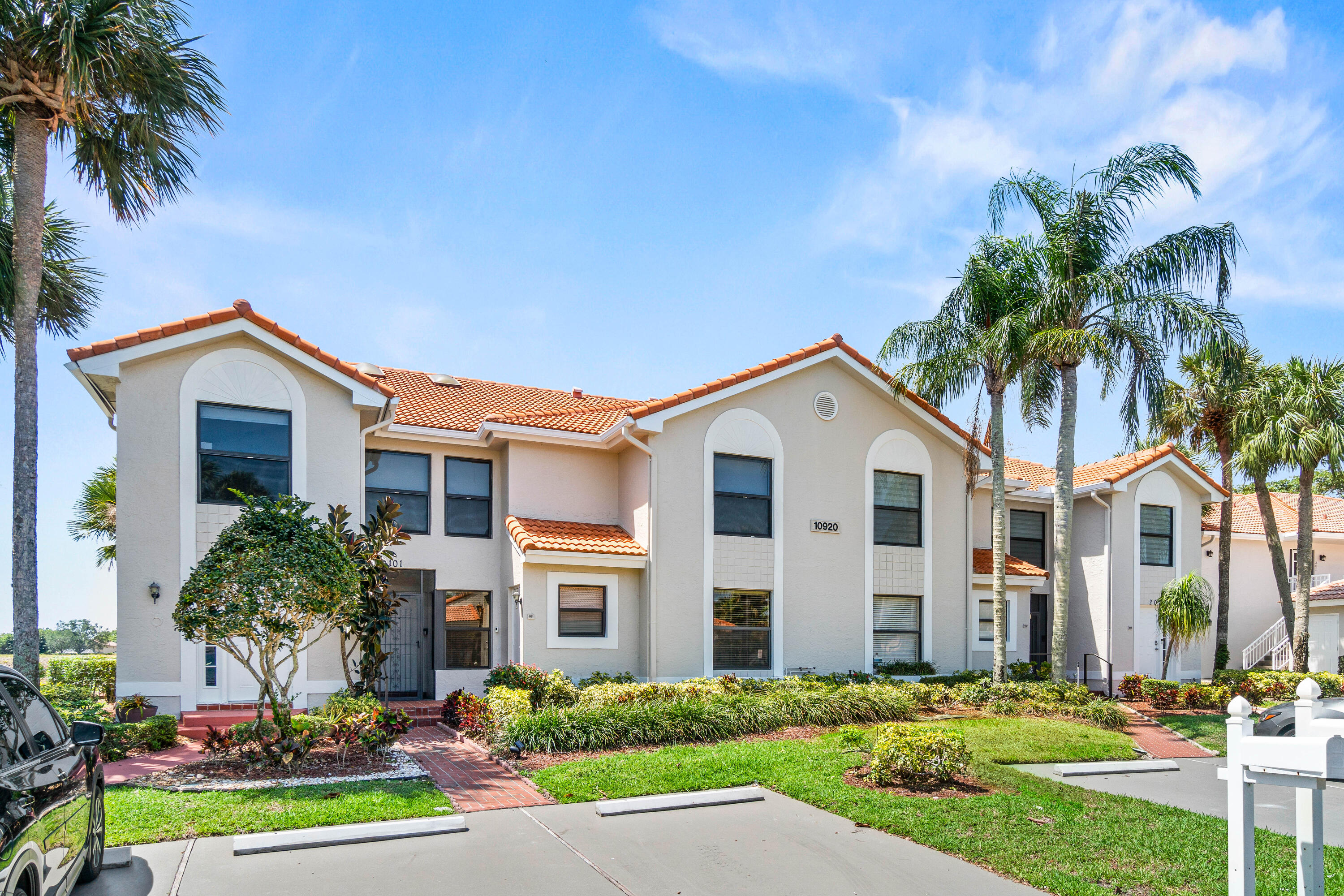 10920 Lakemore Lane 101