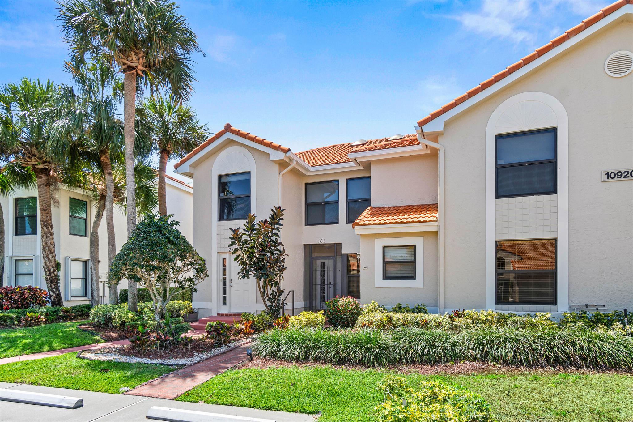 10920 Lakemore Lane 101
