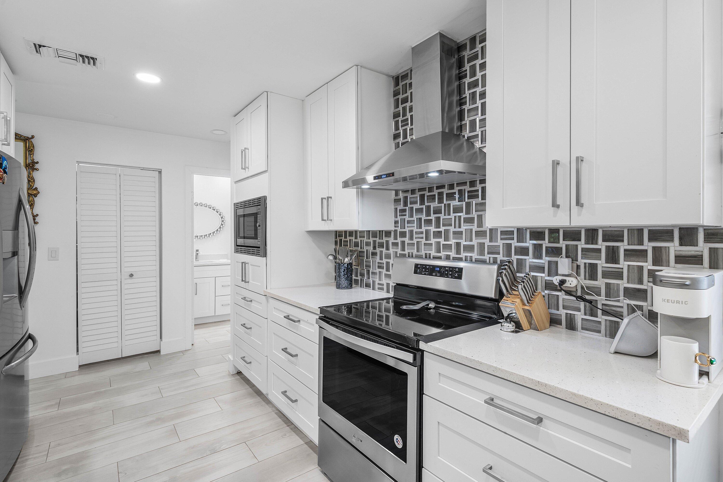 5836 FOREST GROVE Drive 3