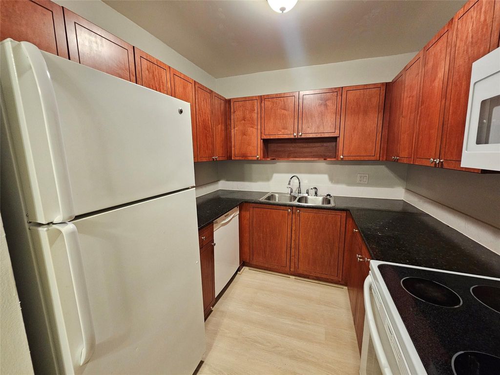 Photo of 2201 NE 36th St #109, Lighthouse Point, FL 33064 (MLS # F10516560)