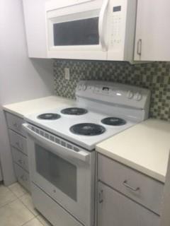 7035 NW 186th St D-111