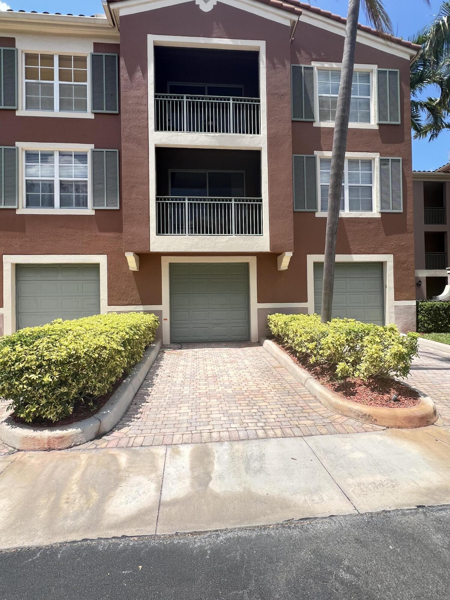ST ANDREWS AT POLO CLUB CONDO - Residential Lease