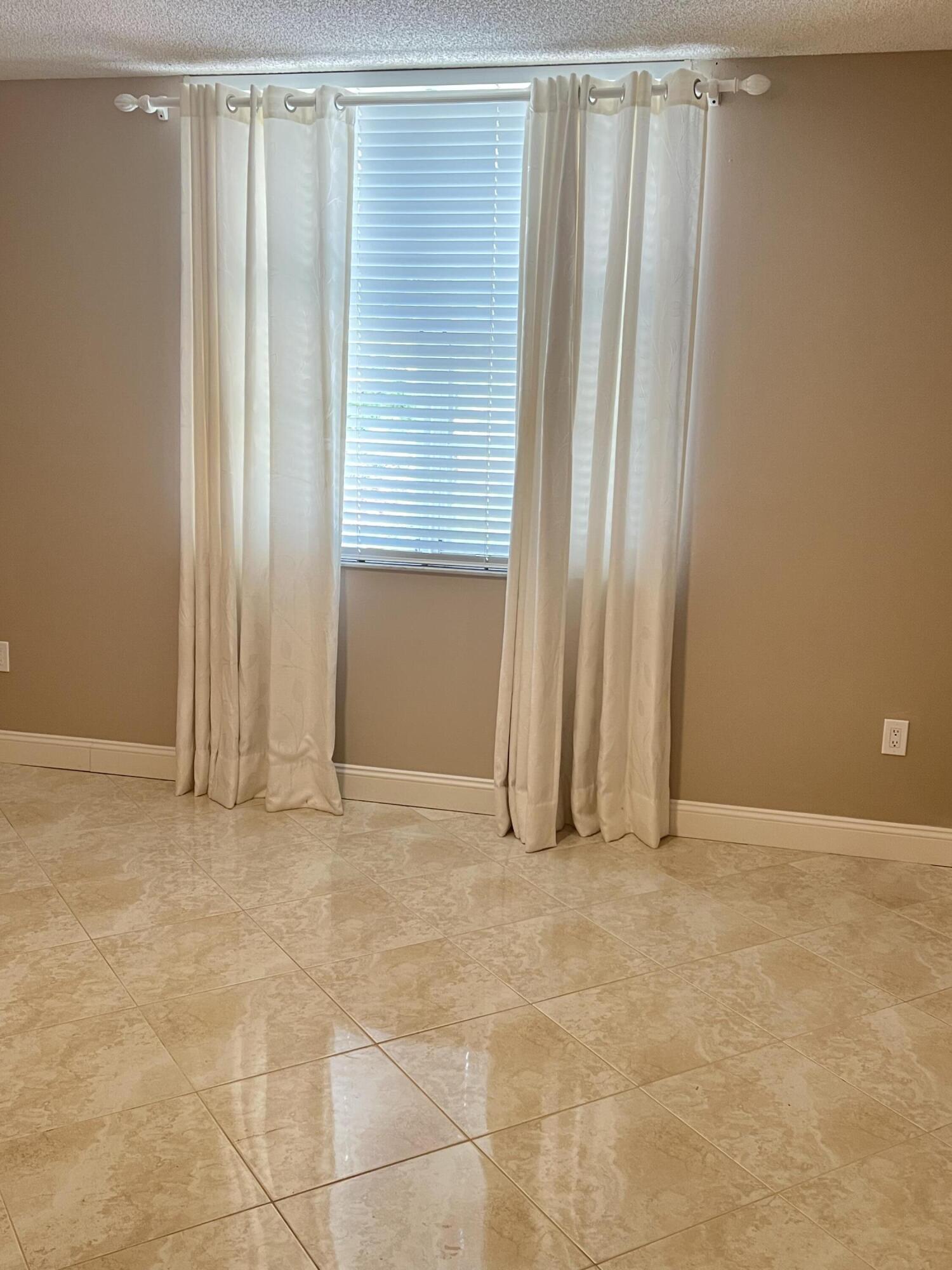 ST ANDREWS AT POLO CLUB CONDO - Residential Lease