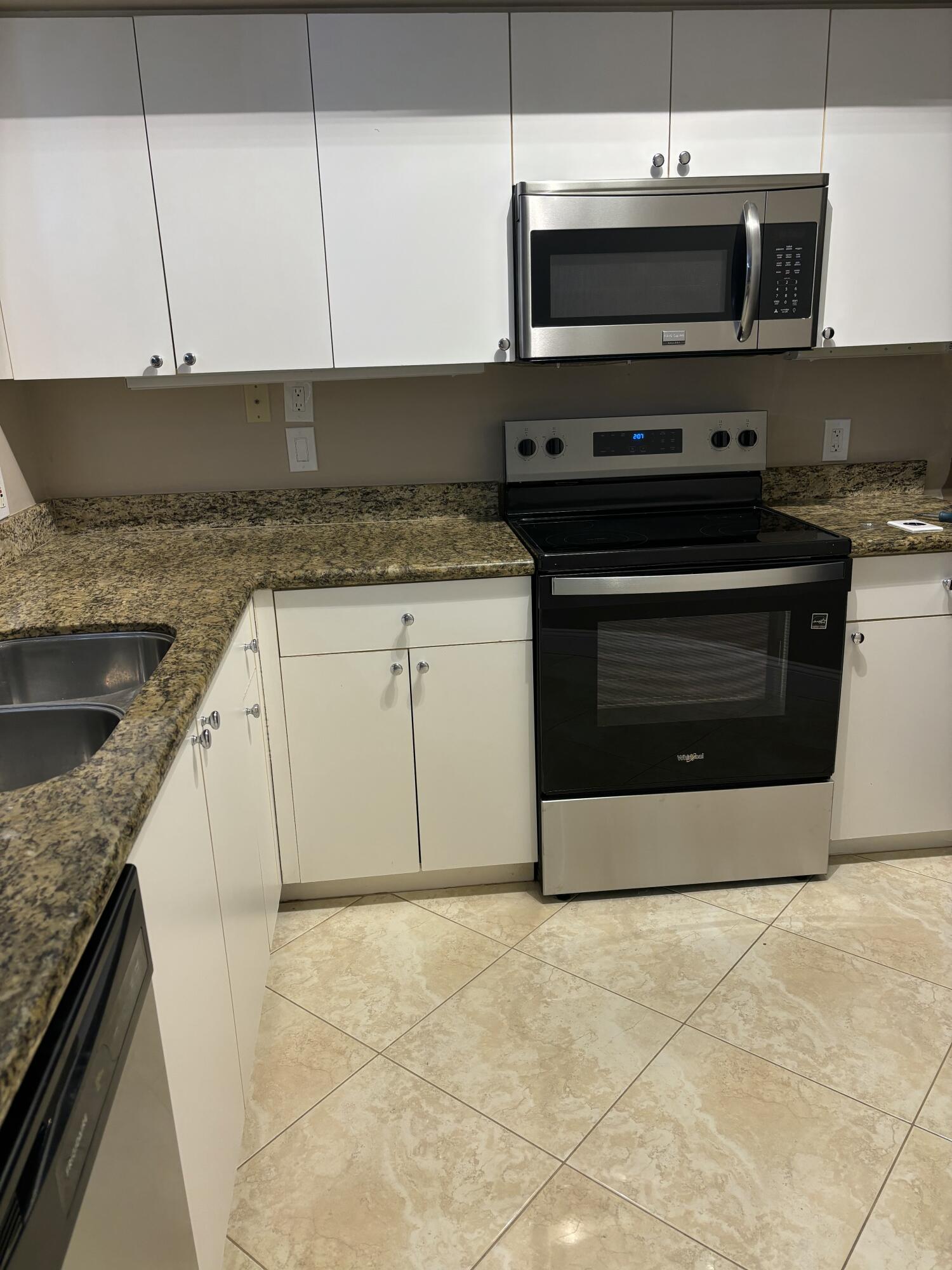 ST ANDREWS AT POLO CLUB CONDO - Residential Lease