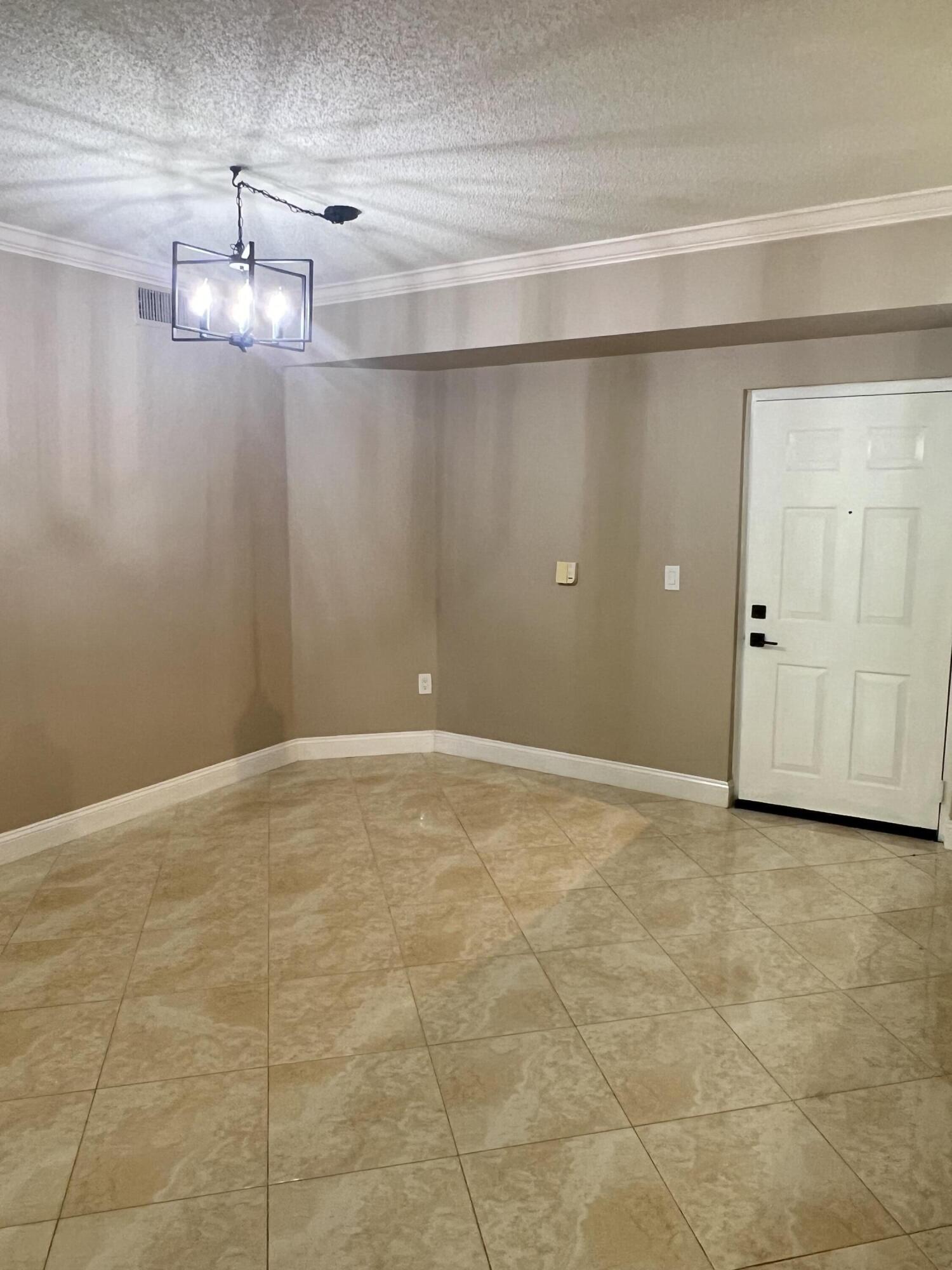 ST ANDREWS AT POLO CLUB CONDO - Residential Lease