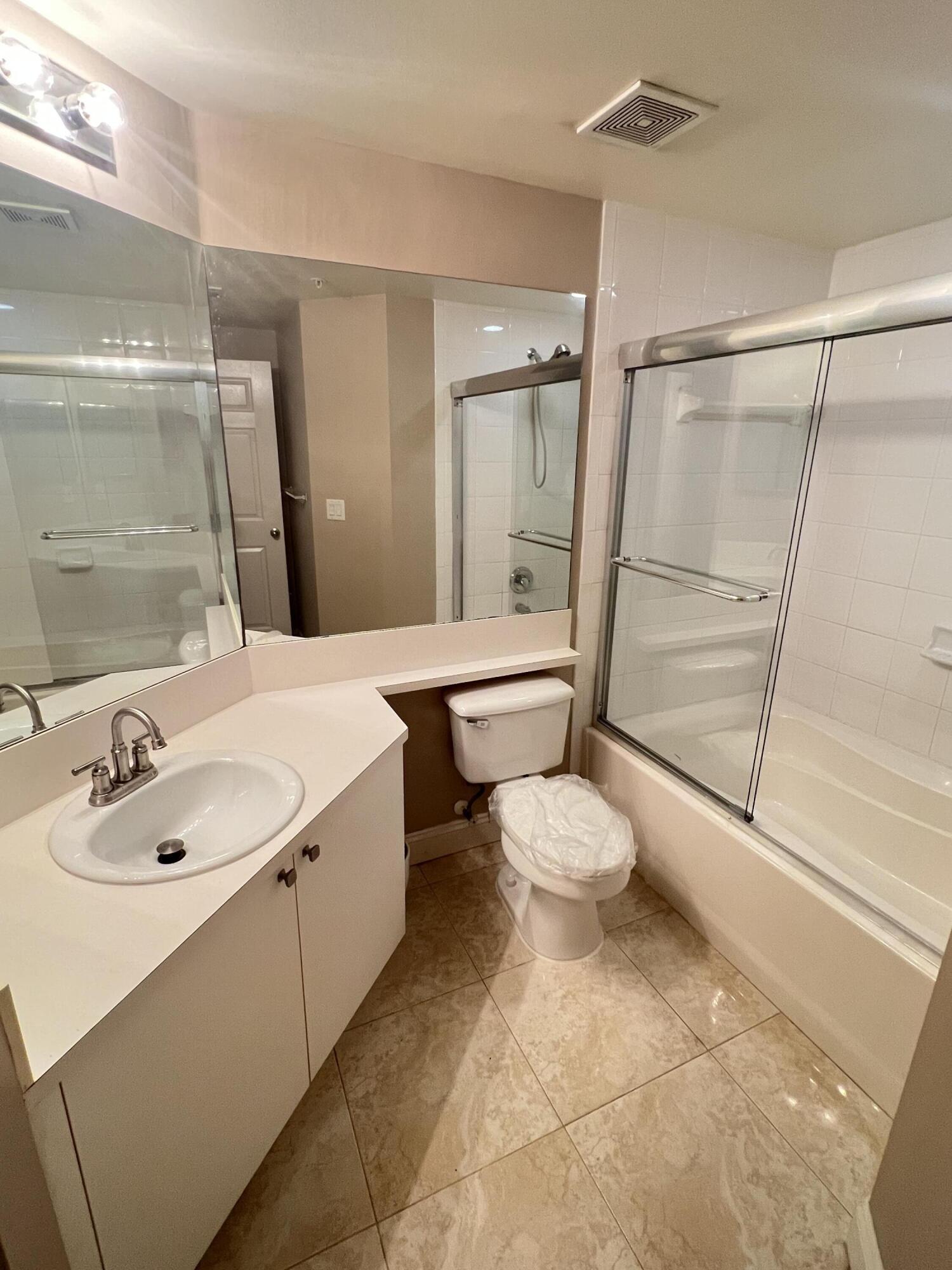 ST ANDREWS AT POLO CLUB CONDO - Residential Lease