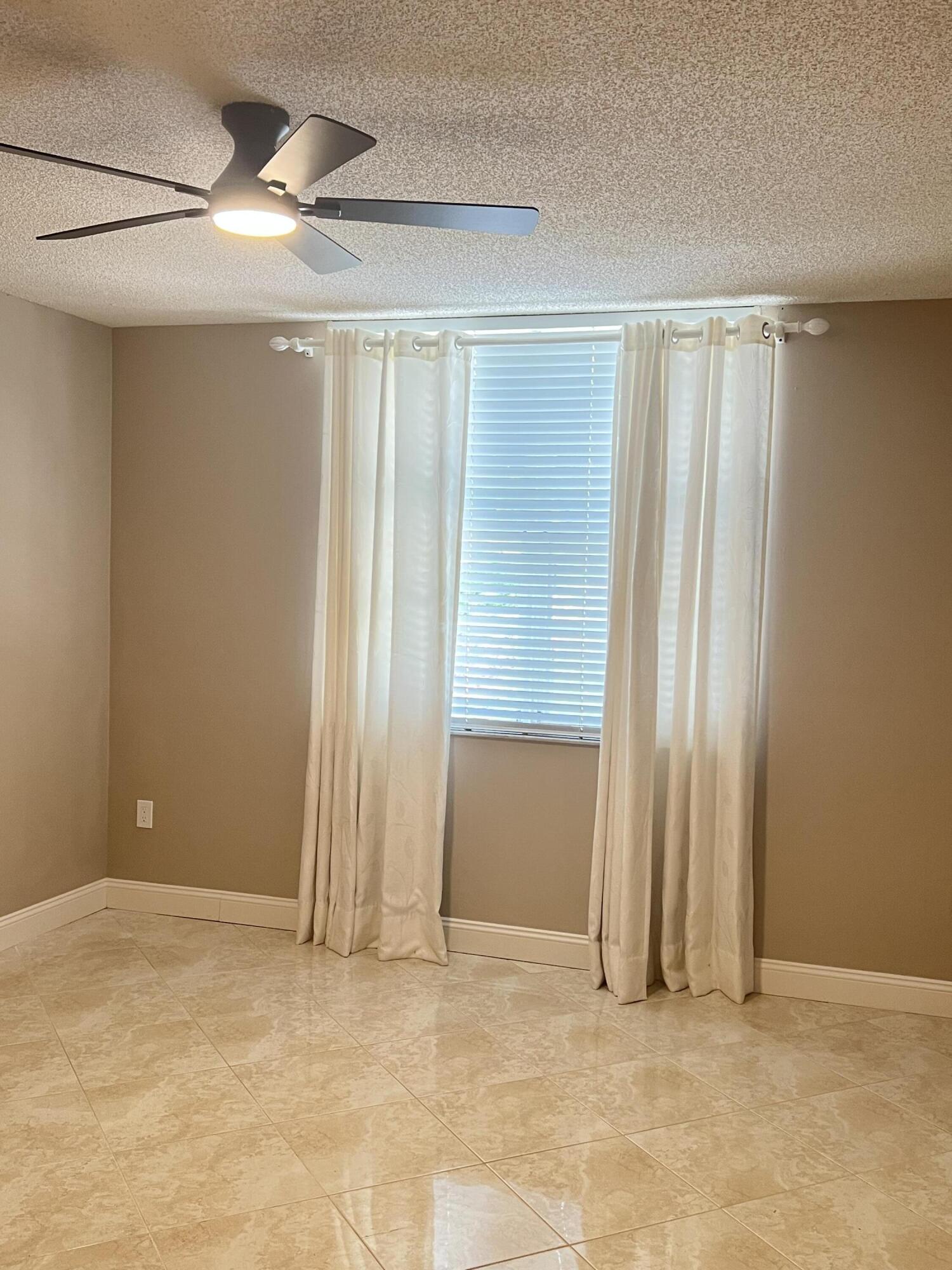 ST ANDREWS AT POLO CLUB CONDO - Residential Lease