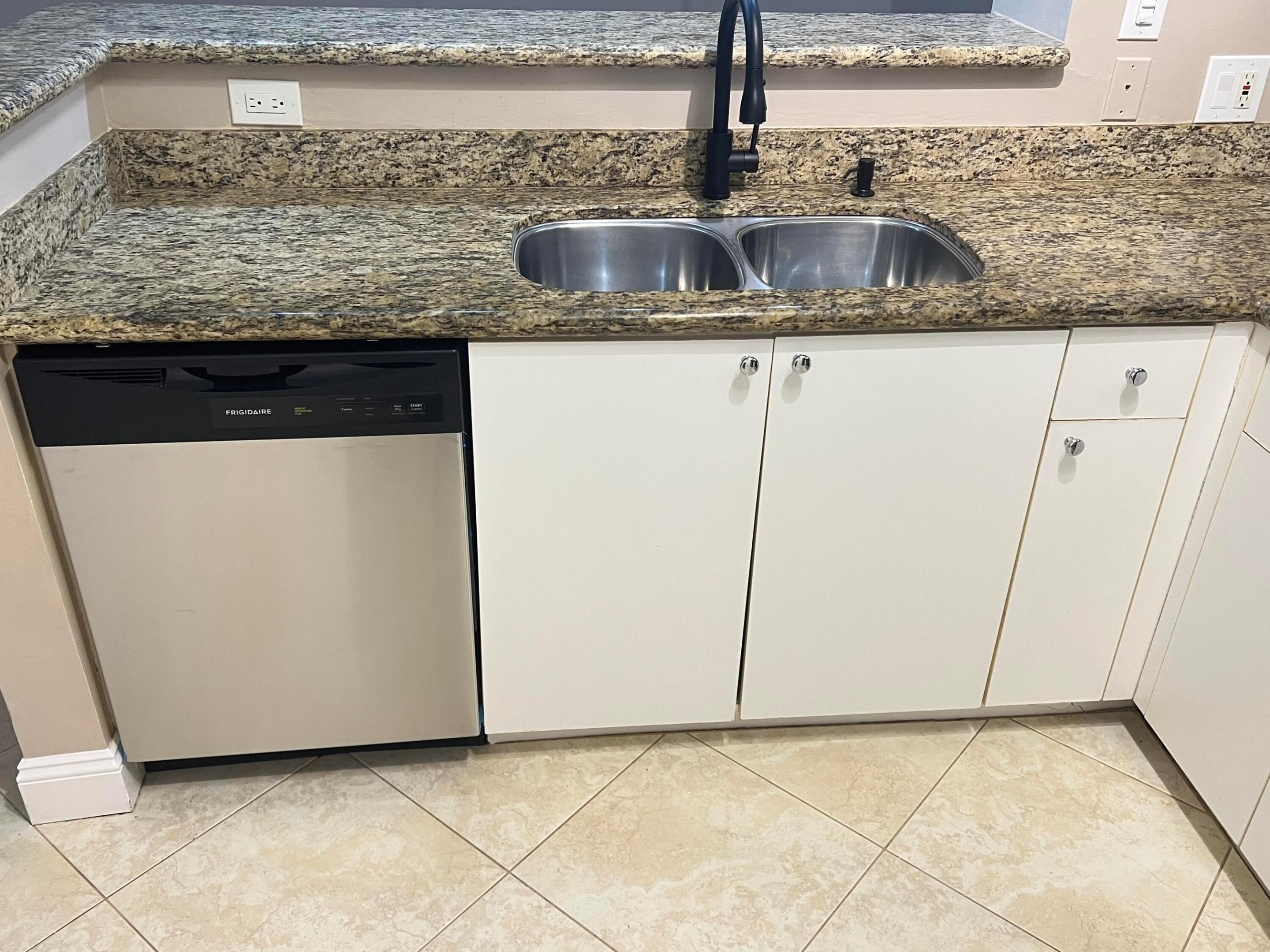 ST ANDREWS AT POLO CLUB CONDO - Residential Lease