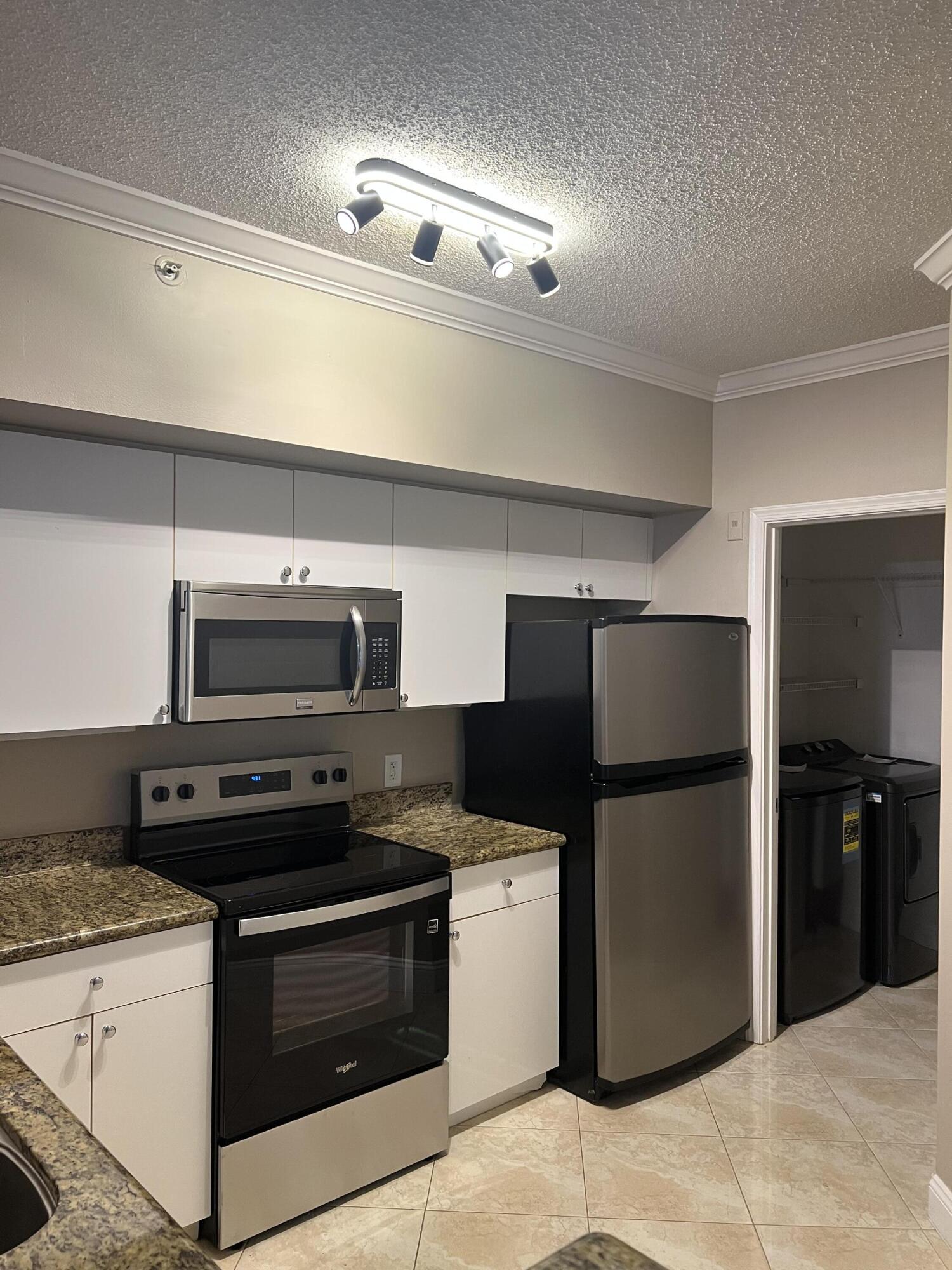 ST ANDREWS AT POLO CLUB CONDO - Residential Lease