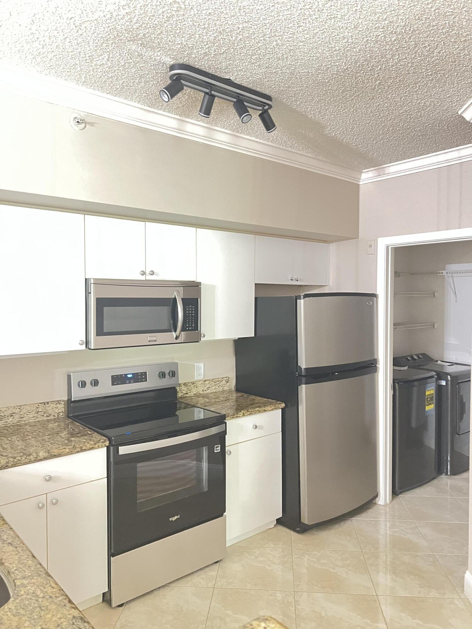 ST ANDREWS AT POLO CLUB CONDO - Residential Lease