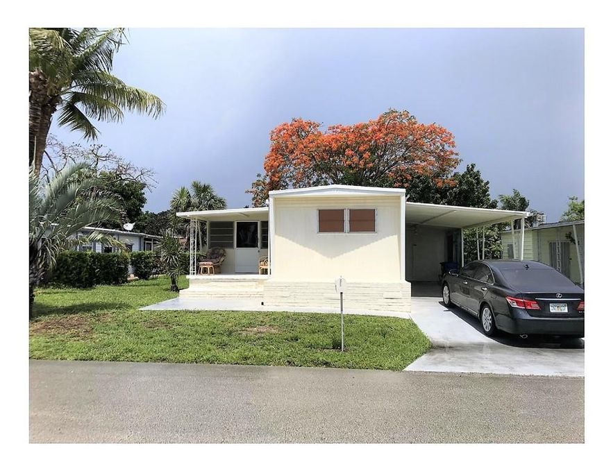 -reduced to sell---- -Beautiful 2/2 single wide with push out/ Florida room - -carport - -shed - - open porch/patio - - split bedroom plan - -central air - -nice wood laminate floors -- bigger lot in sec. 3 - - assoc. states it is HOPA verified - -truly a must see...…….