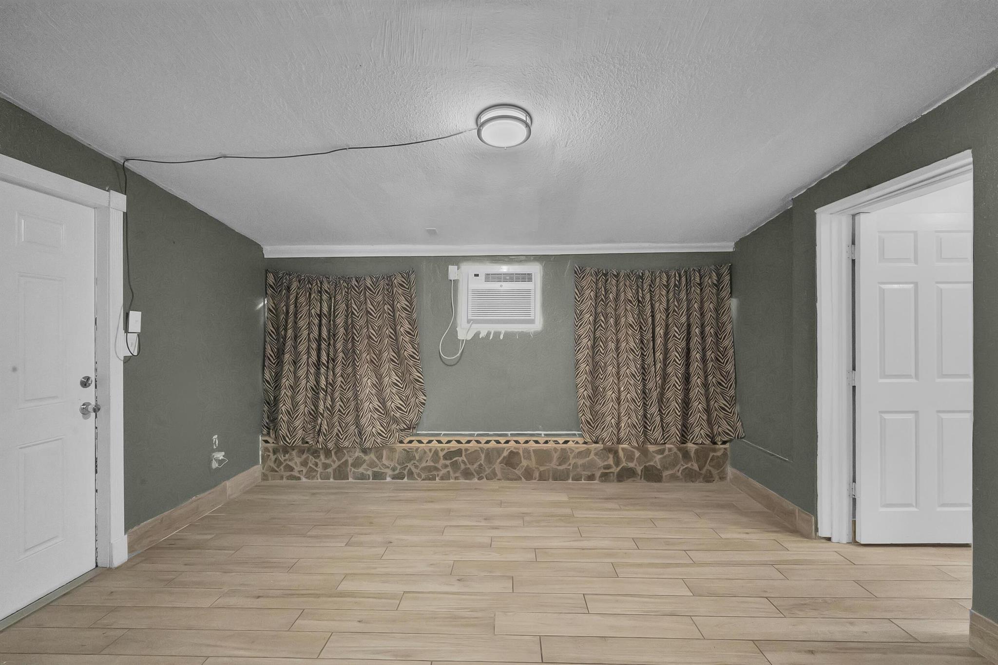 RIVER PARK UNIT 5 - Residential