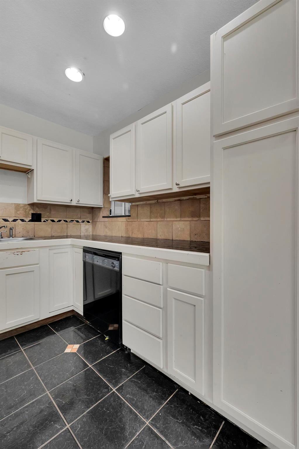 RIVER PARK UNIT 5 - Residential