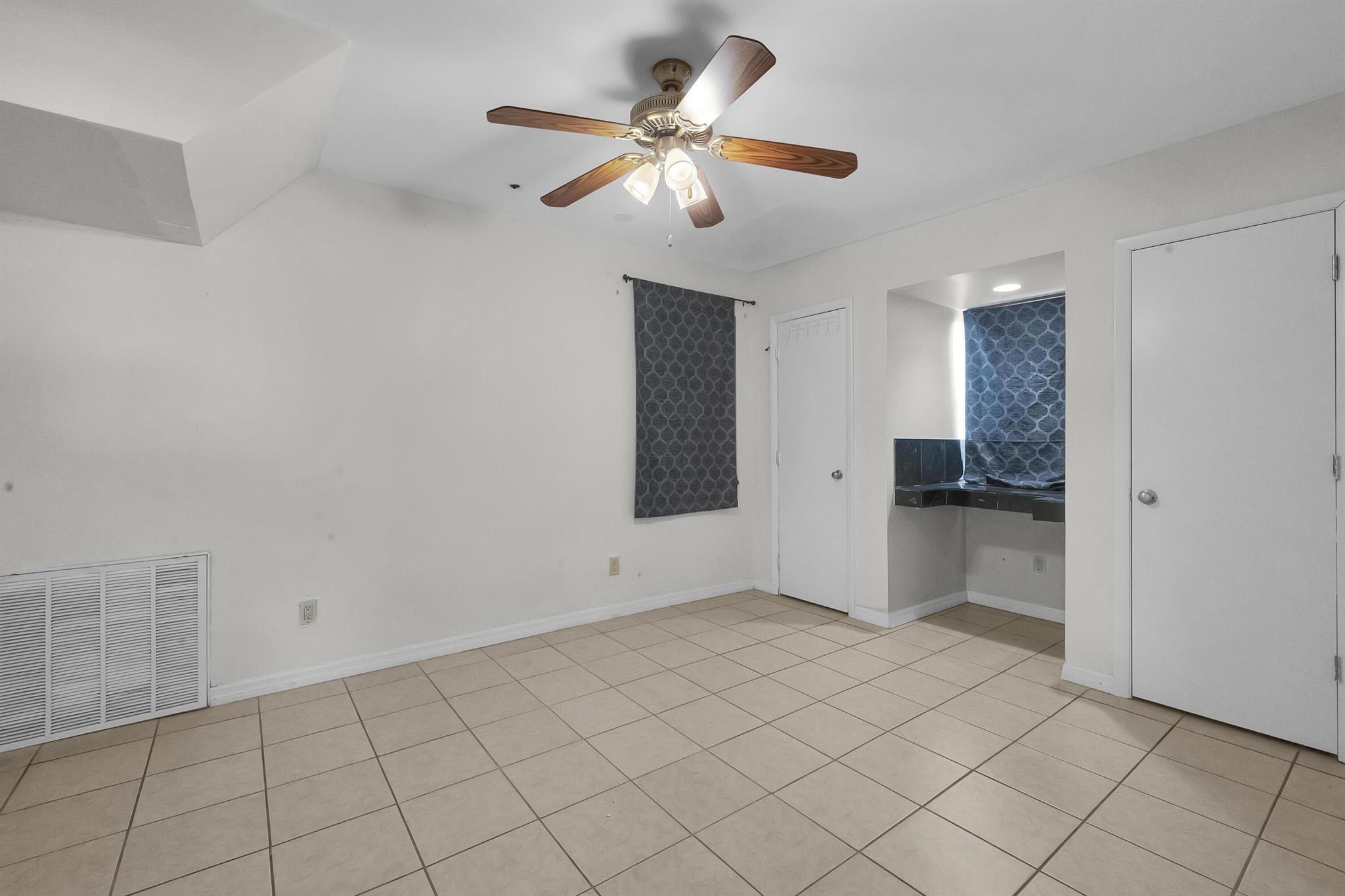 RIVER PARK UNIT 5 - Residential