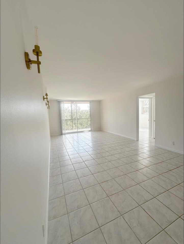 3001 W Rolling Hills Cir 410