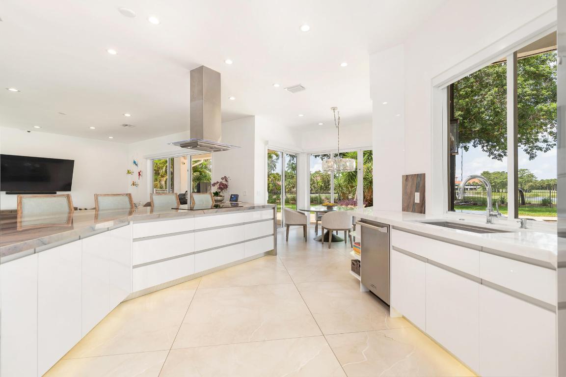 BREAKERS WEST - Residential