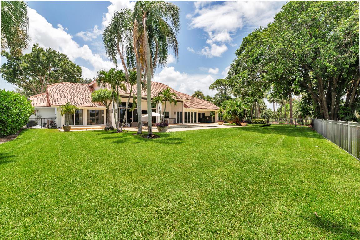 BREAKERS WEST - Residential