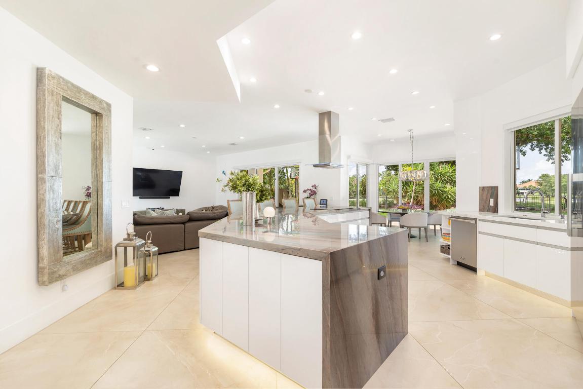 BREAKERS WEST - Residential