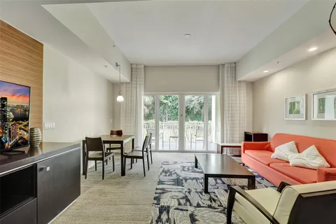 5300 NW 87th Ave Unit 402, Doral, FL MLS: F10462846