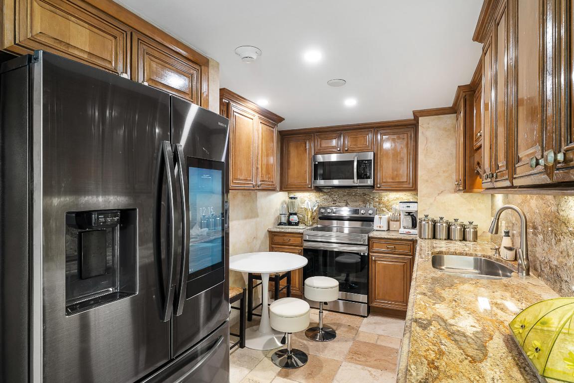 5600 N Flagler Drive 605