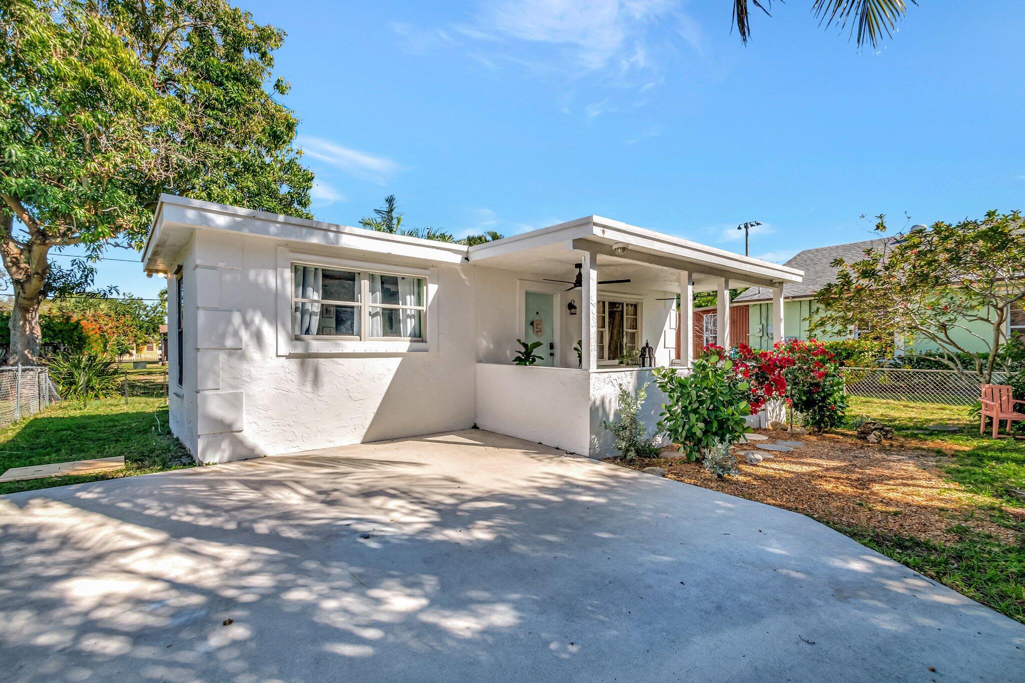 237 SW 3rd Avenue