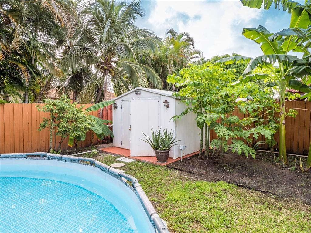 WEST LAKES ESTATES SUB - Residential