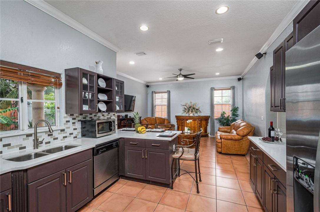 WEST LAKES ESTATES SUB - Residential