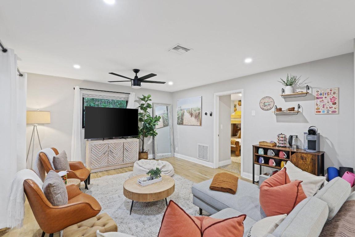 PLUMOSA PARK SEC A, B & D IN - Residential