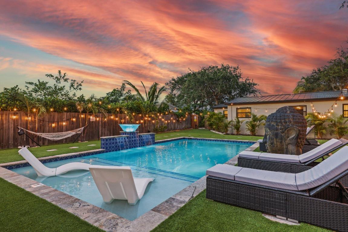 PLUMOSA PARK SEC A, B & D IN - Residential