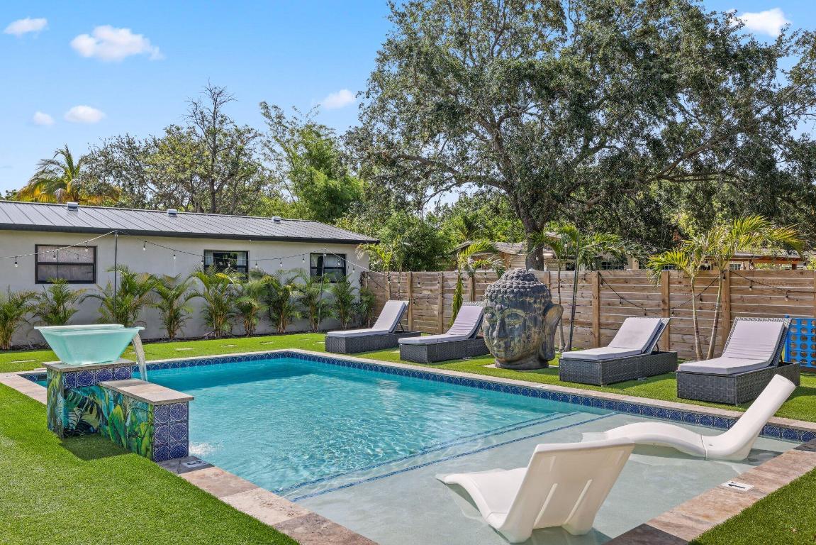 PLUMOSA PARK SEC A, B & D IN - Residential