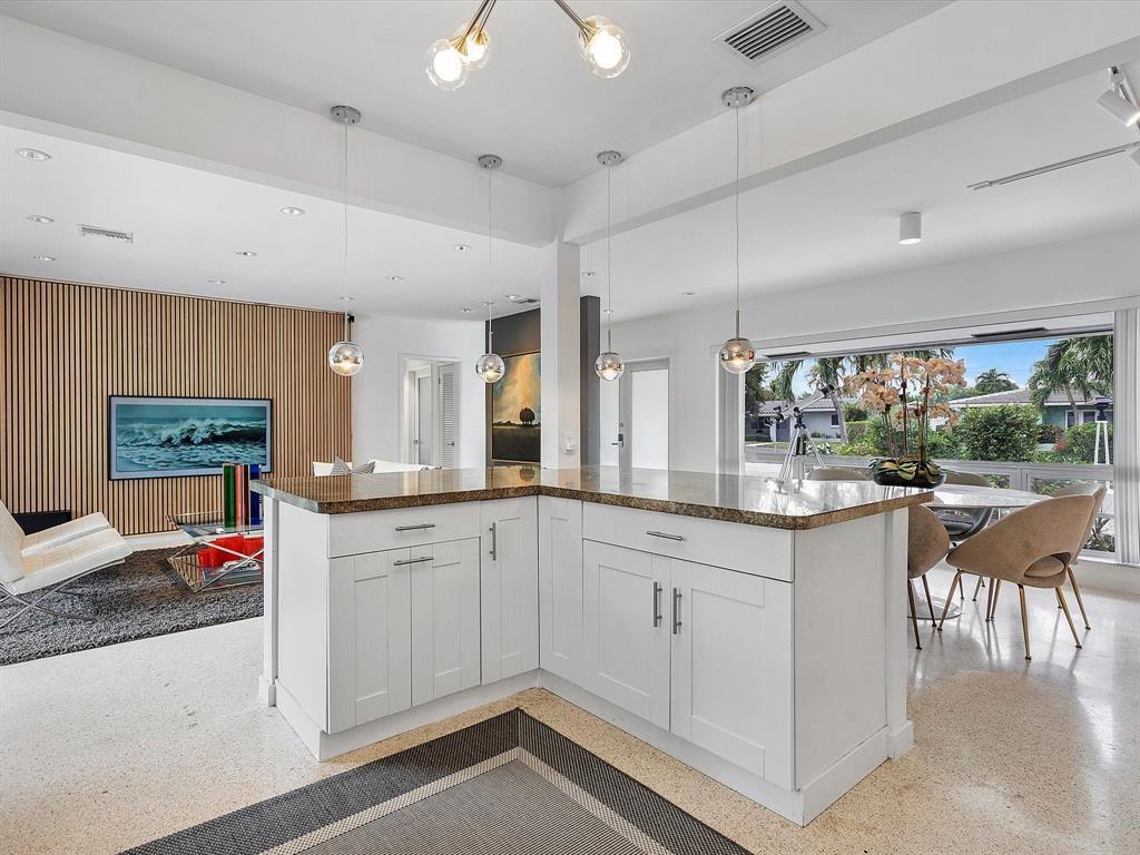 Coral Highlands 40-11 B - Residential Lease