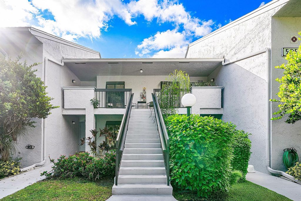 Photo of 5054 Golfview Court #1525, Delray Beach, FL 33484 (MLS # R11135418)