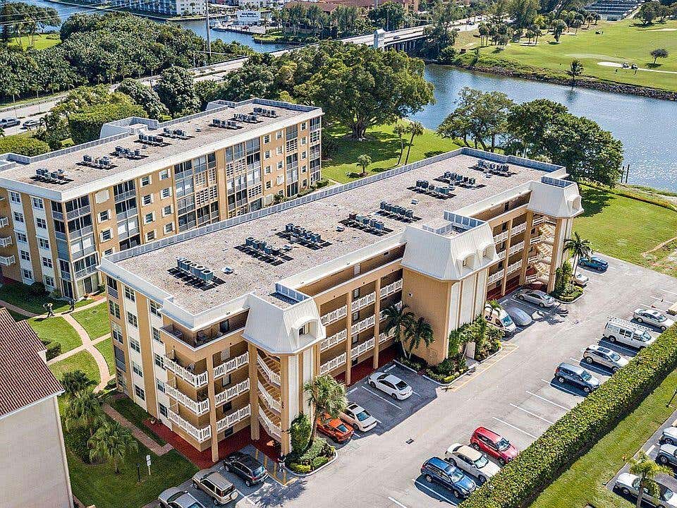Photo of 308 Golfview Road #Ph03, North Palm Beach, FL 33408 (MLS # B26045082)