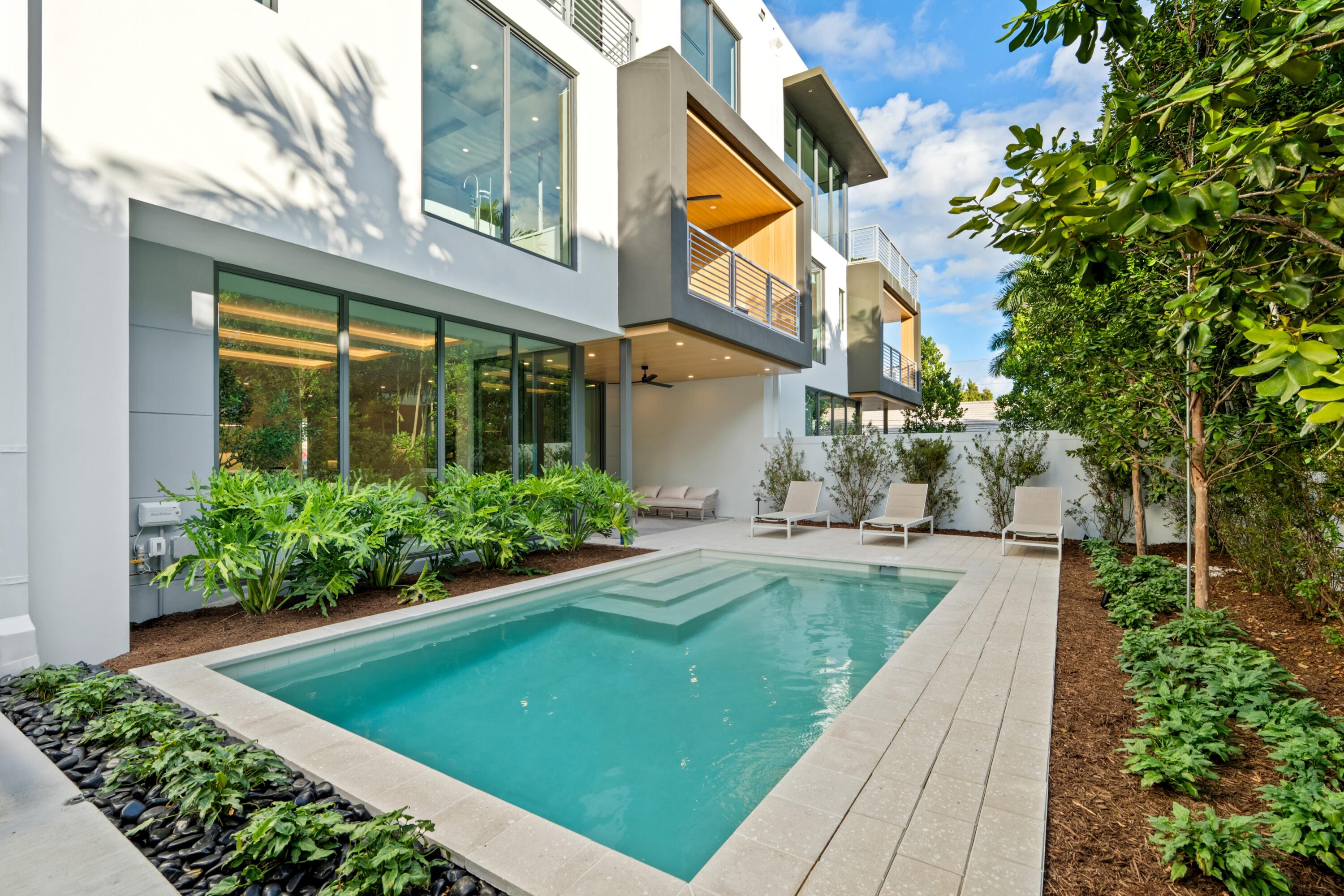 MIRAGE RESIDENCES - Residential