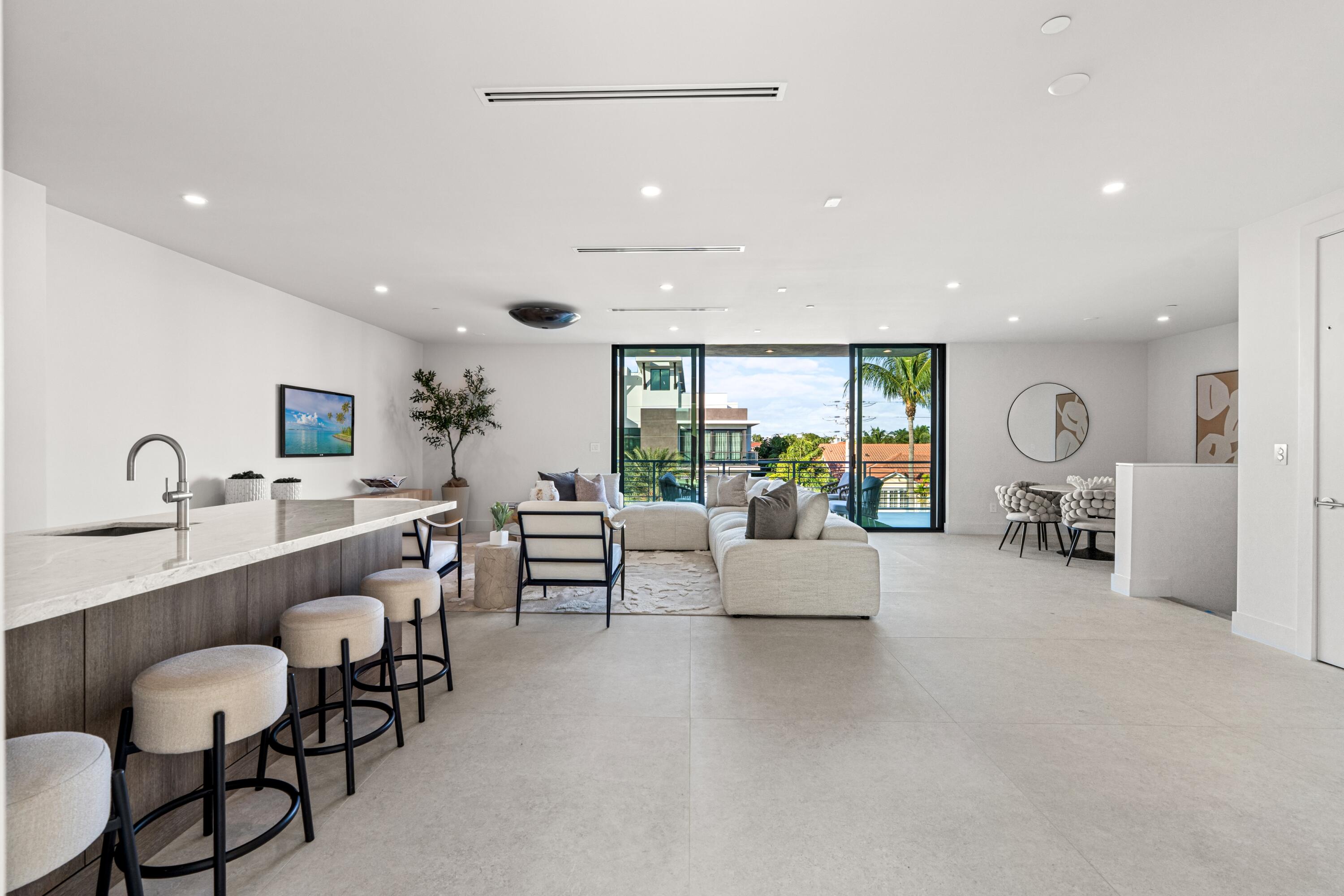 MIRAGE RESIDENCES - Residential