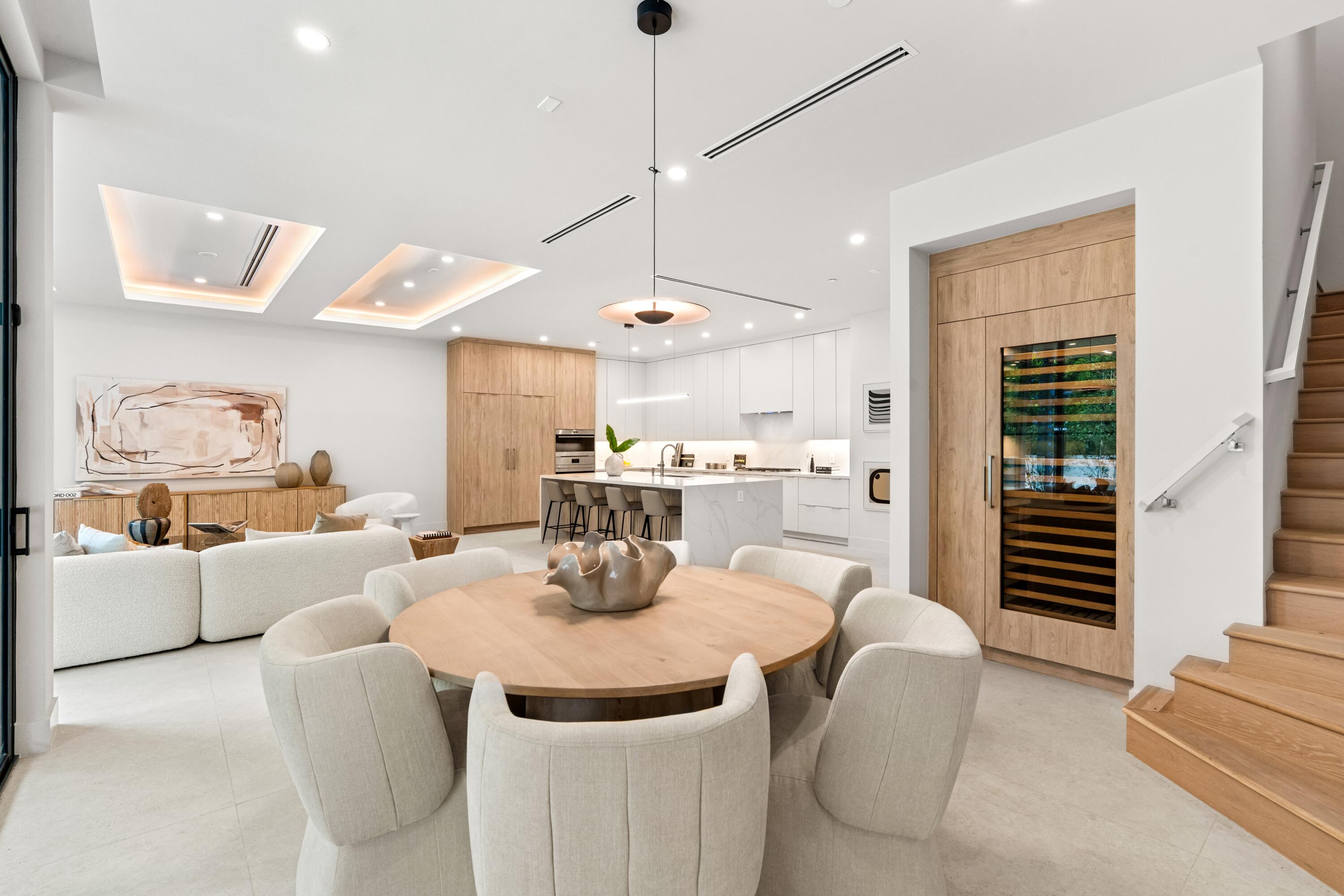 MIRAGE RESIDENCES - Residential