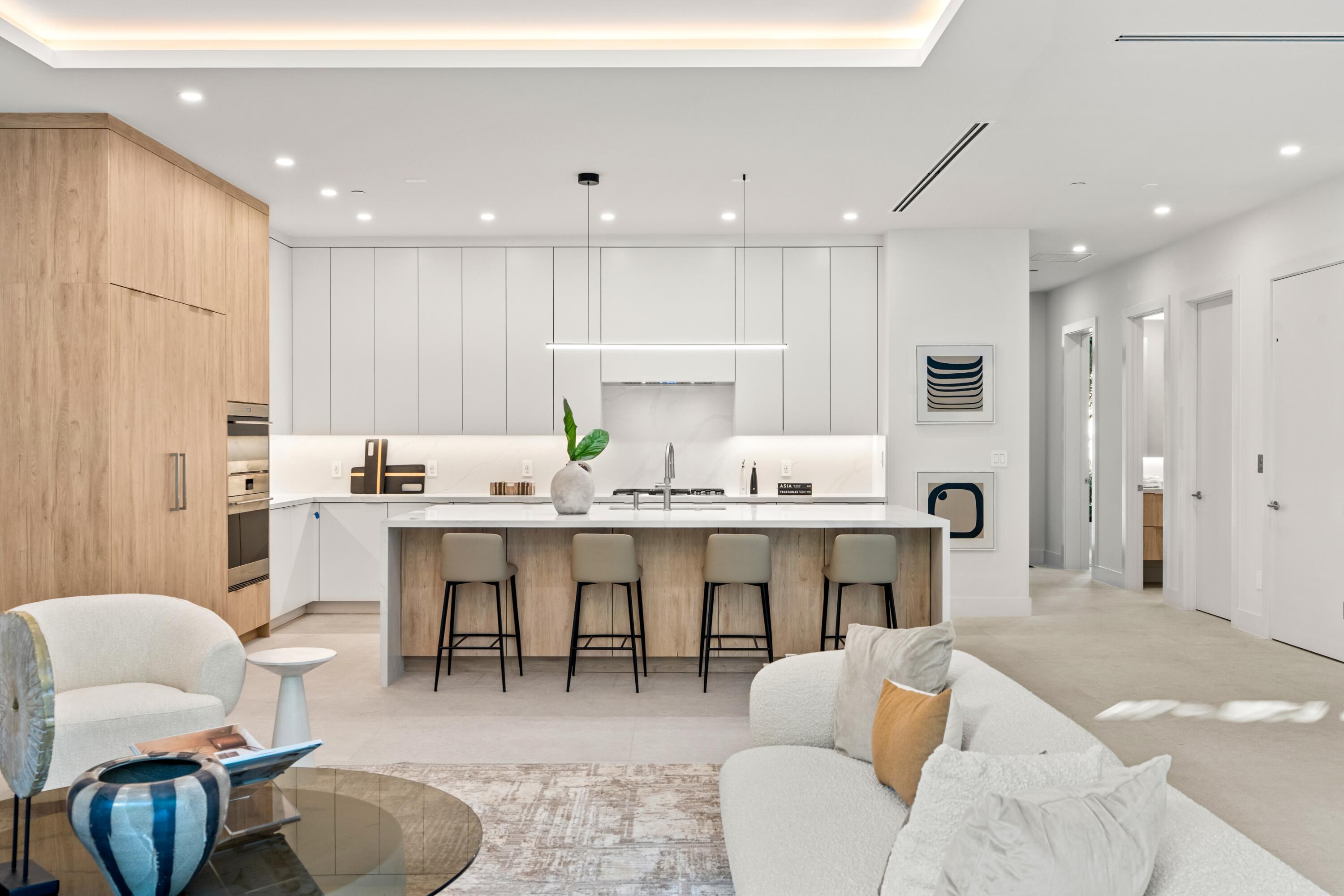 MIRAGE RESIDENCES - Residential